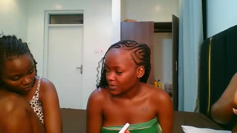 Snapshot of stargirl_lia chatting on 05.18.26 lia online show from 05.18.26