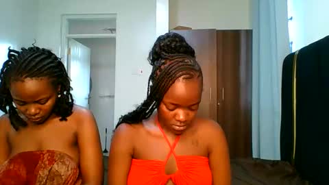 Snapshot of stargirl_lia chatting on 05.20.26 lia online show from 05.20.26