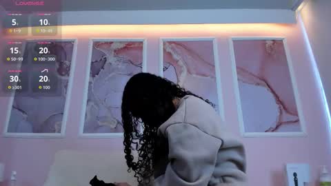 Stark Jones online show from 12.02.25