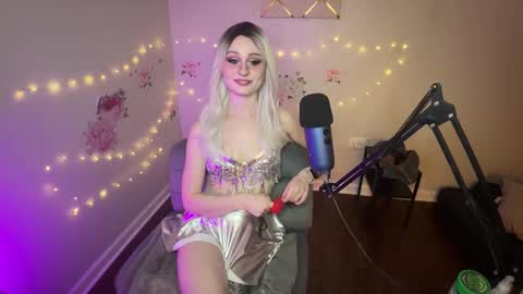 Snapshot of starr1123 chatting on 09.20.25 Starr online show from 09.20.25