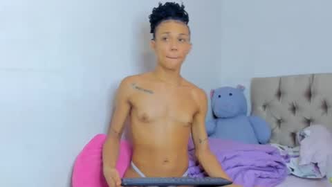 Snapshot of stassiebell chatting on 01.20.25 stassiebell online show from 01.20.25