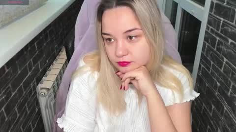 Snapshot of stasyasunshine chatting on 11.23.25 stasyasunshine online show from 11.23.25