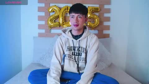 Snapshot of steev_novoa chatting on 01.06.25 Steev online show from 01.06.25