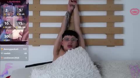 Snapshot of steev_novoa chatting on 01.26.25 Steev online show from 01.26.25