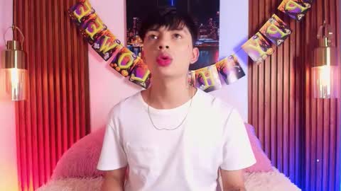 Snapshot of steev_novoa chatting on 10.29.25 Steev online show from 10.29.25