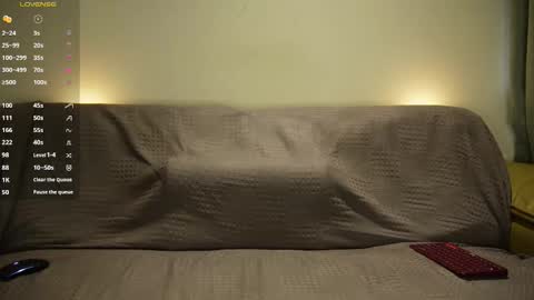 Snapshot of steevemuscle chatting on 11.19.25 Steeve online show from 11.19.25