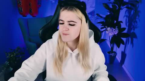 stef_nicks online show from 09.26.25