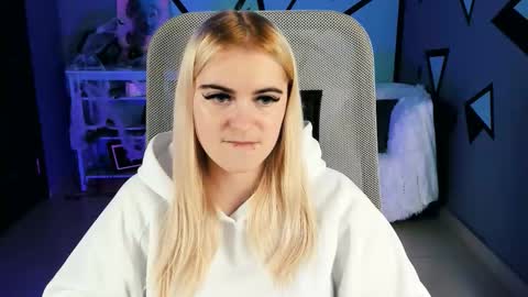 stef_nicks online show from 10.28.25