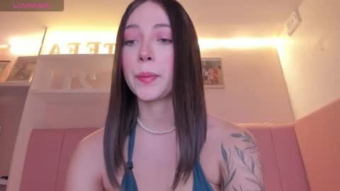 Snapshot of stefaagomez chatting on 11.17.25 Stefa Gomez online show from 11.17.25