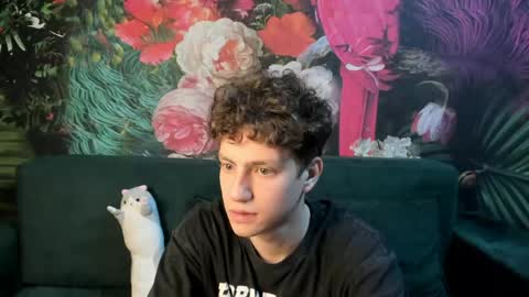 Esrefan online show from 04.12.26