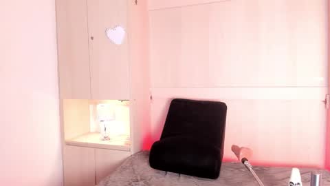 Snapshot of stefannyevans_ chatting on 04.29.26 stefannyevans_ online show from 04.29.26