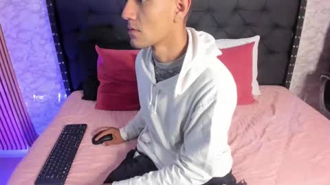 Snapshot of stefany_pablo1 chatting on 01.20.25 stefany_pablo1 online show from 01.20.25