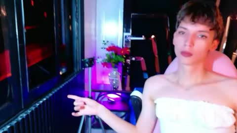 stefany piink online show from 05.04.26