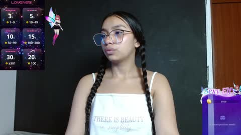 Snapshot of stefanygp chatting on 12.17.24 Stefanny lopez online show from 12.17.24