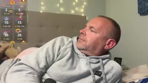 Stella and Mojo online show from 05.10.26