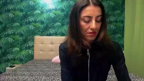 Stella John online show from 01.10.25