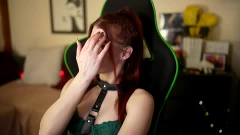 Snapshot of stella_shock chatting on 04.07.26 Stella online show from 04.07.26