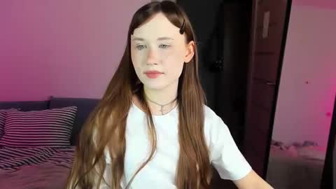 stella_sunny online show from 10.19.25