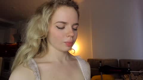 Asella online show from 12.29.24