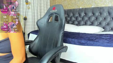 Estella online show from 02.07.25