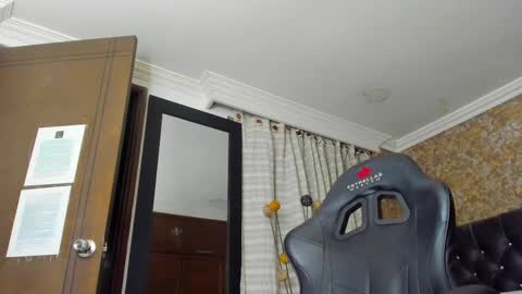 Estella online show from 03.02.25