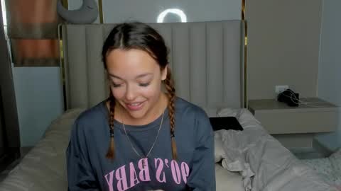 Snapshot of stellaa_queen chatting on 04.09.26 stella online show from 04.09.26
