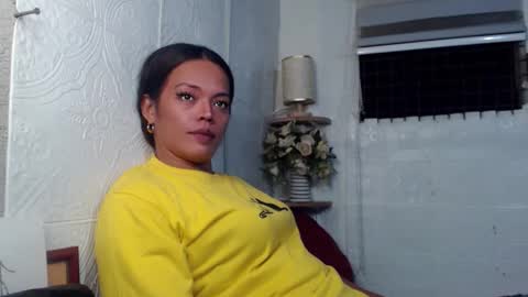 Snapshot of stellabronze chatting on 02.06.25 stella online show from 02.06.25