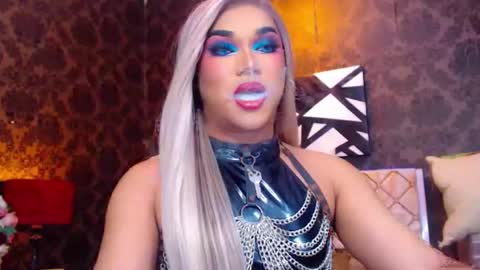 Snapshot of stellagrayts chatting on 12.12.24 CALL ME STELLA online show from 12.12.24