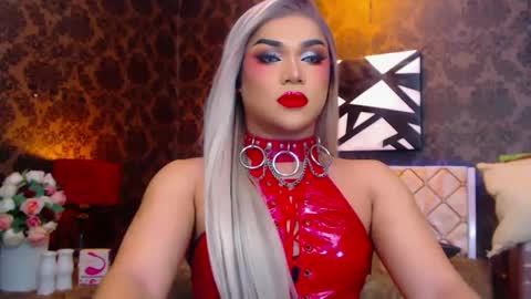 Snapshot of stellagrayts chatting on 12.13.24 CALL ME STELLA online show from 12.13.24