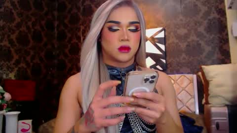 Snapshot of stellagrayts chatting on 01.16.25 CALL ME STELLA online show from 01.16.25