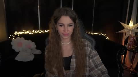 Snapshot of stellahoneywell chatting on 04.18.26 stellahoneywell online show from 04.18.26