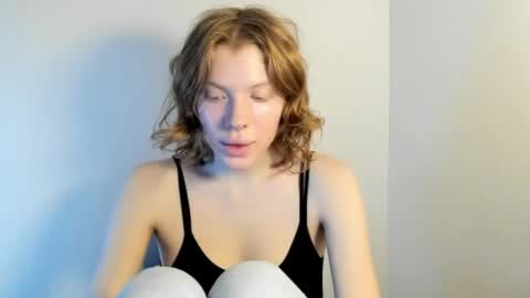 Snapshot of stellaswen chatting on 11.14.25 S T E L L A online show from 11.14.25