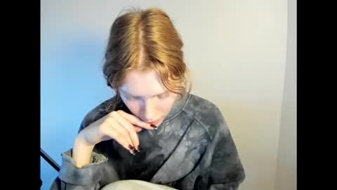 Snapshot of stellaswen chatting on 11.21.25 S T E L L A online show from 11.21.25