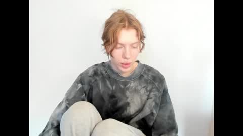 Snapshot of stellaswen chatting on 11.26.25 S T E L L A online show from 11.26.25