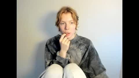 Snapshot of stellaswen chatting on 11.27.25 S T E L L A online show from 11.27.25