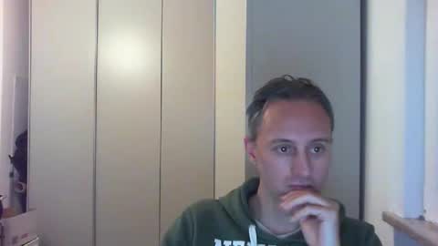 Snapshot of sten015 chatting on 11.24.25 sten015 online show from 11.24.25