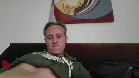 Snapshot of sten015 chatting on 12.02.25 sten015 online show from 12.02.25