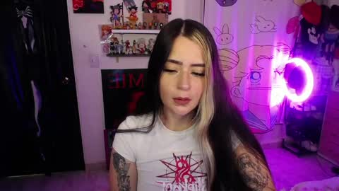 Snapshot of stephani_rousso chatting on 05.11.26 joha cosmo online show from 05.11.26
