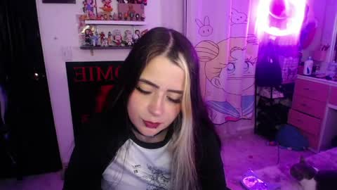 Snapshot of stephani_rousso chatting on 05.15.26 joha cosmo online show from 05.15.26