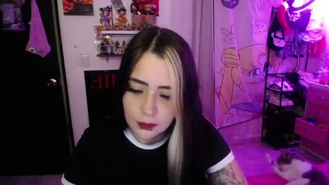 Snapshot of stephani_rousso chatting on 05.21.26 joha cosmo online show from 05.21.26