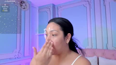 Snapshot of stephania_diamond chatting on 01.18.25 online show from 01.18.25