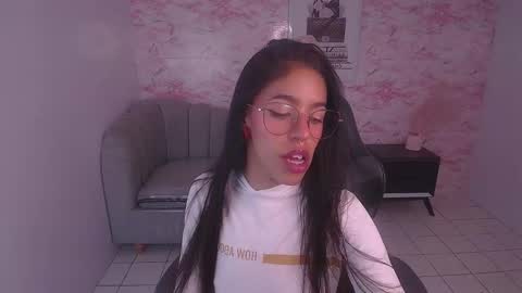 Snapshot of stephania_t chatting on 12.28.24 Stephania online show from 12.28.24