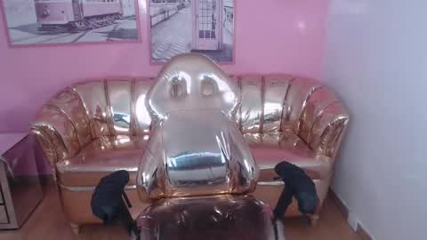 Snapshot of stephania_t chatting on 01.31.25 Stephania online show from 01.31.25