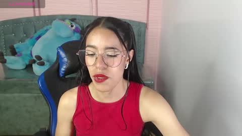 Snapshot of stephania_t chatting on 02.21.25 Stephania online show from 02.21.25