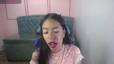 Snapshot of stephania_t chatting on 03.03.25 Stephania online show from 03.03.25