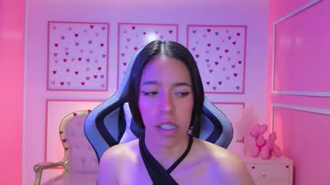 Snapshot of stephania_t chatting on 09.11.25 Stephania online show from 09.11.25