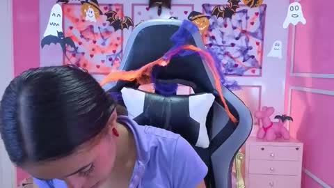 Snapshot of stephania_t chatting on 10.27.25 Stephania online show from 10.27.25