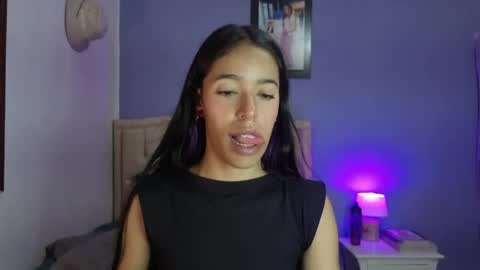 Snapshot of stephania_t chatting on 04.16.26 Stephania online show from 04.16.26