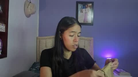 Snapshot of stephania_t chatting on 04.17.26 Stephania online show from 04.17.26