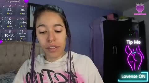 Snapshot of stephania_t chatting on 05.22.26 Stephania online show from 05.22.26
